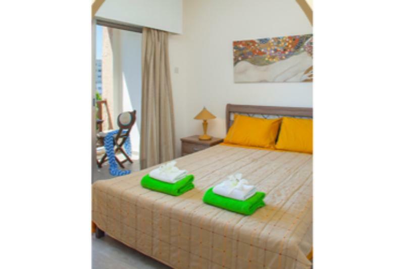 Castle Hotel Apts リマソール エクステリア 写真